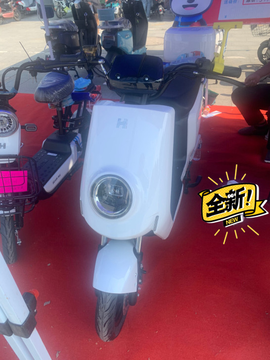 哈啰智能电动车E13