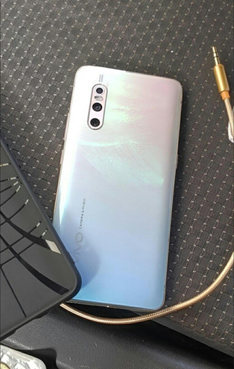 vivox27手机8+256g 二手正品伸...