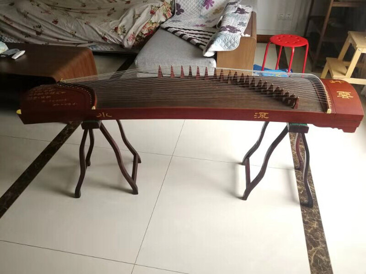 转卖古筝 七成新 不邮寄 需要自提 适合初...