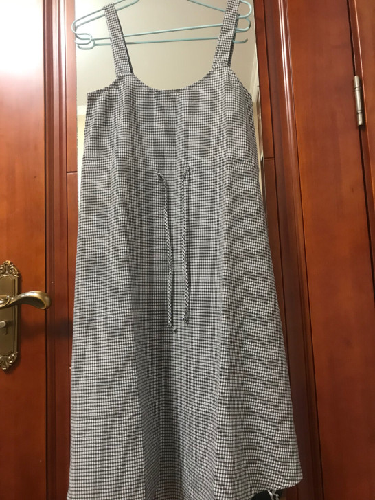 全新女士s码背带裙