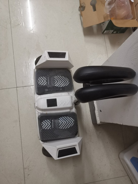 领奥平衡车 实心胎 续航挺久的 可以连蓝牙...