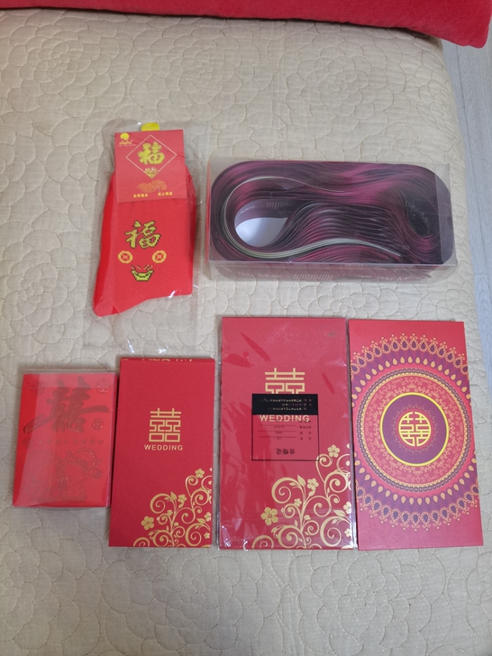 婚庆用品：小红包33个，中号红包10个，大...