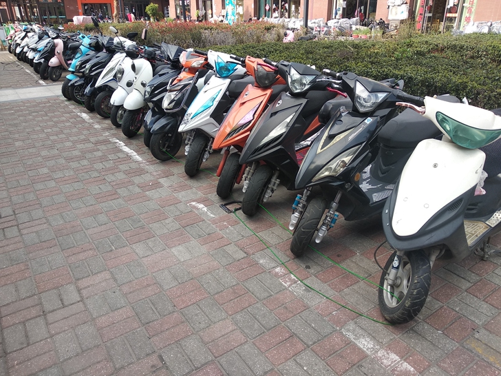 大批学生用的二手电动车，款型好成色新，简易...