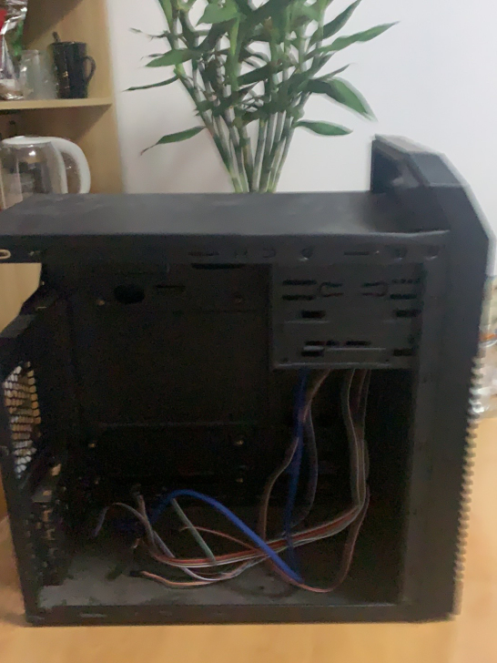 闲置电脑机箱50元，江浙沪包邮