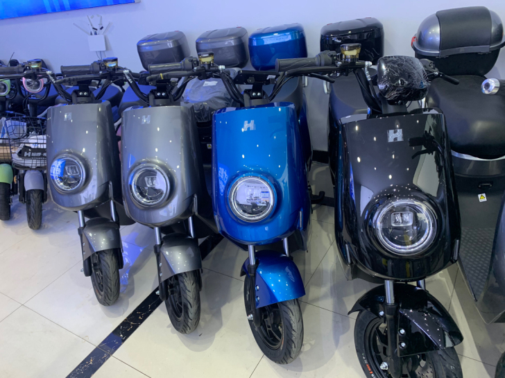 哈啰智能电动车，E13全国定位智能防盗新国...