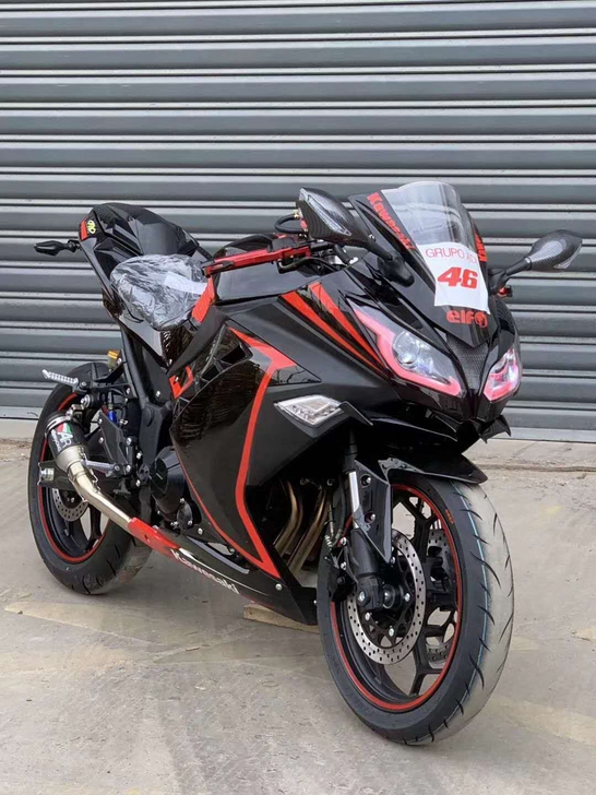 V6摩托车跑车地平线R3小忍者250双缸街...