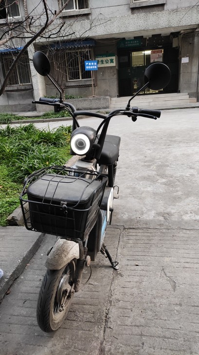 哈啰 新大洲电动车 黑色 已经买断40km...