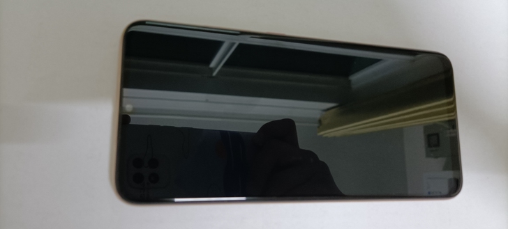 代同事出:自用红米10X5G手机，6+12...