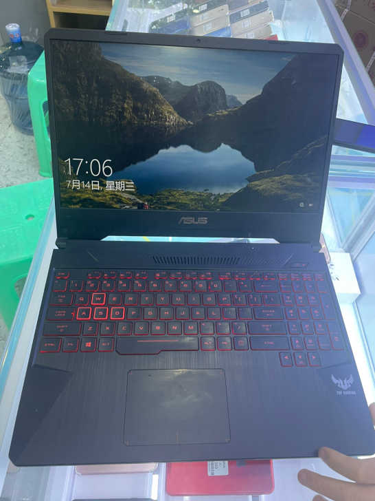 华硕飞行堡垒i5 8代  8g  256+...