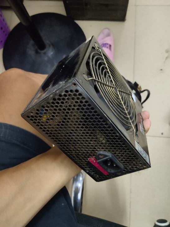 额定350瓦电源