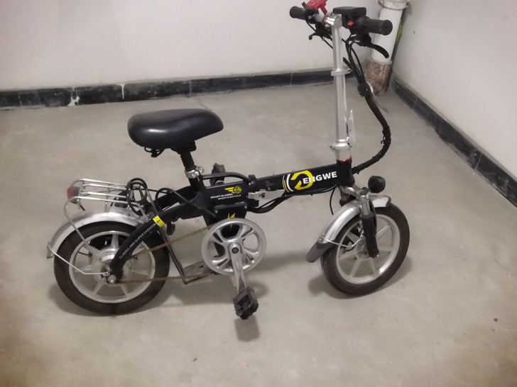 超级新，代驾 折叠 电动车九成新