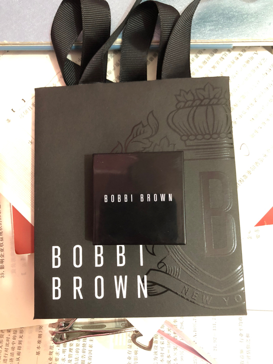 芭比布朗小号手提袋，装高光气垫之类的没问题...