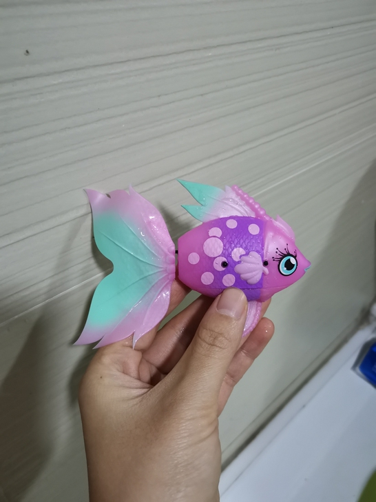 电子游电动宠物鱼动物玩具 ，洗澡玩具，颜色...