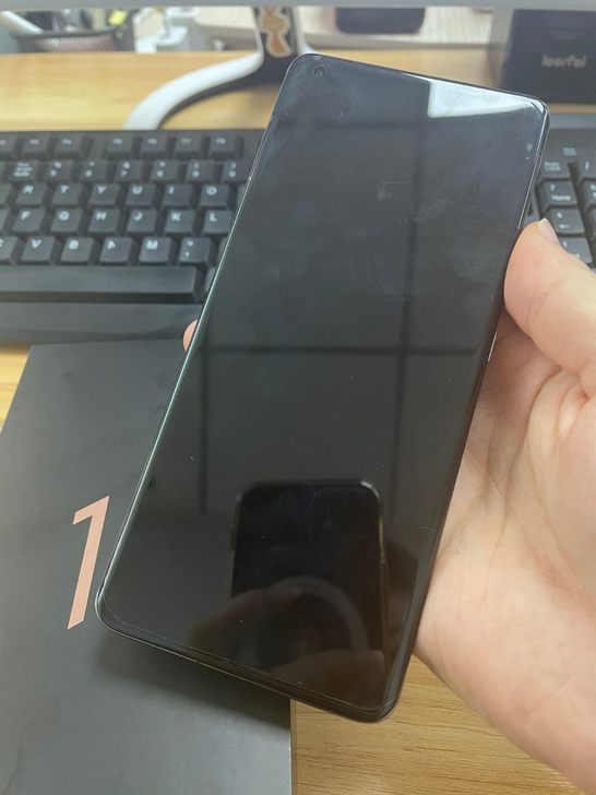 成都新到一台小米11ultra黑色,12+...