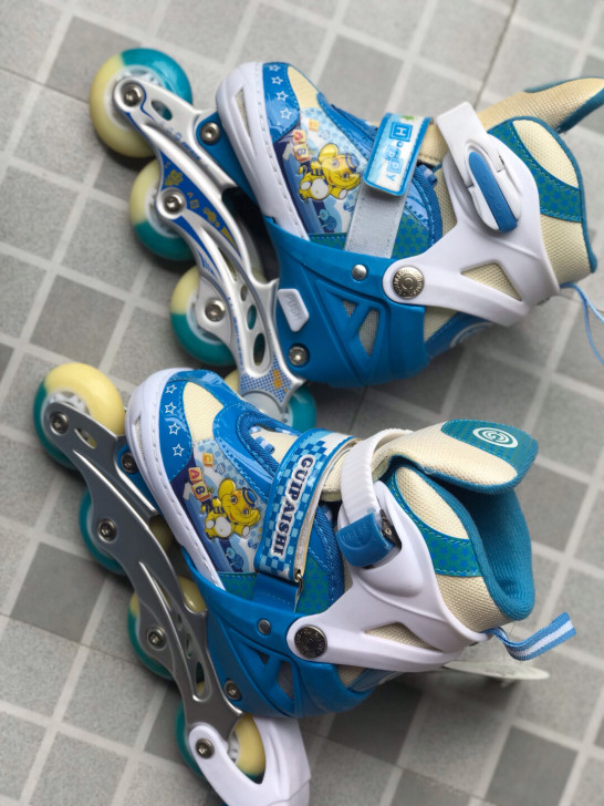 全新的贵派仕溜冰鞋，轮滑鞋，滑冰鞋，鞋子小...