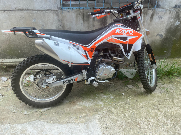 华阳t2 越野250摩托车出售！没骑几次