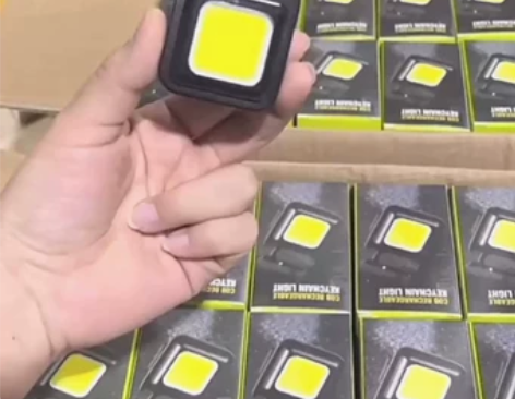 搬厂急清一批户外强光多功能小电简 便携式随...
