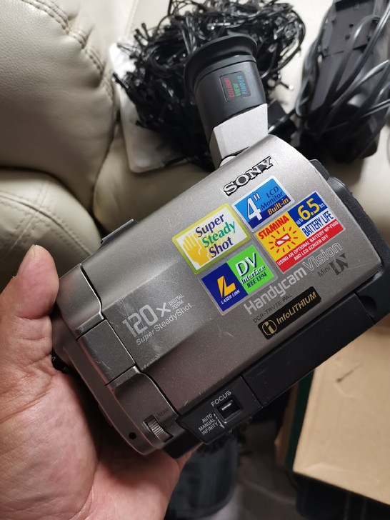 索尼手持小摄像机