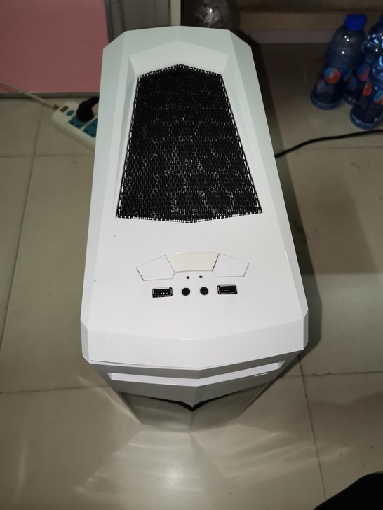 出一台AMD主机+22寸长城显示器一套,用...