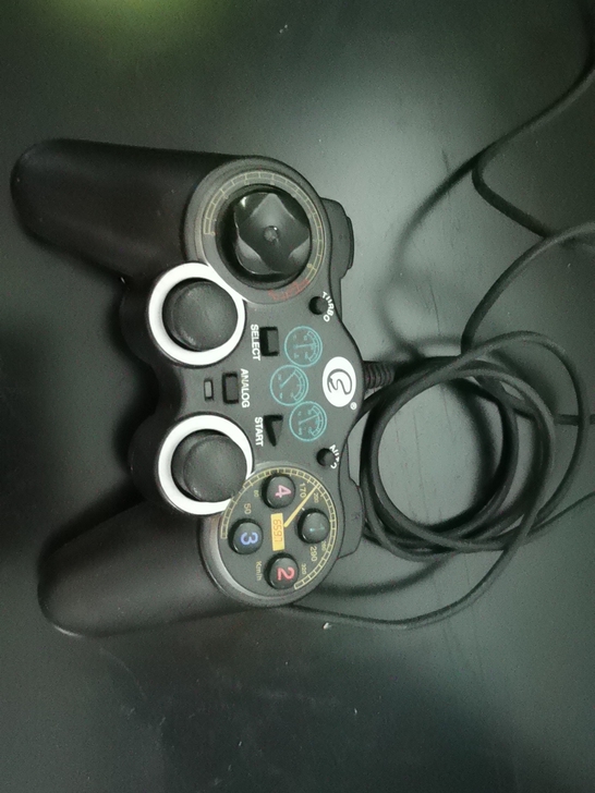 USB游戏手柄，街机，三国无双等等游戏，插...