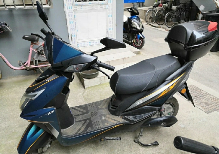 绿源电动车，全车都好，电池2020年底换新...