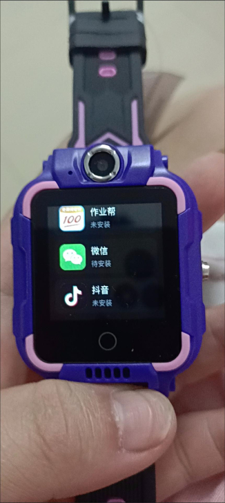 一折出全新正品小天才儿童电话手表Z6同款，...