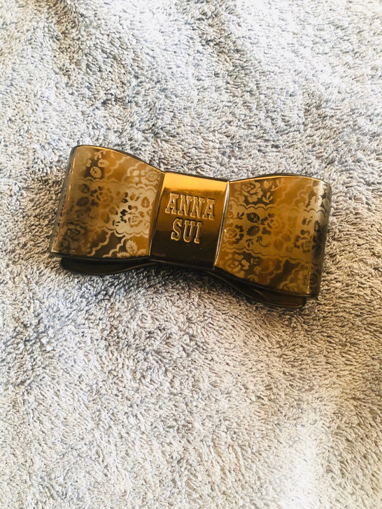 安娜苏的眉粉 清纯古典的灰色 妆感清透自然...