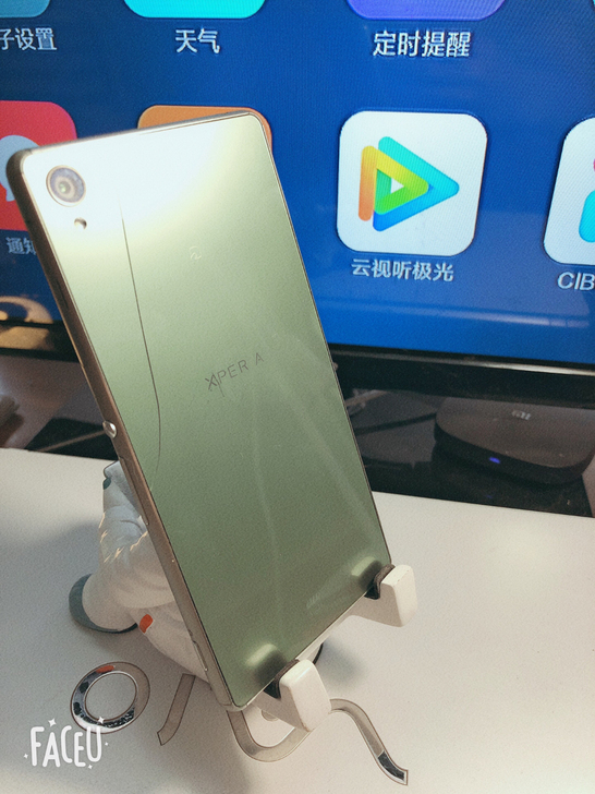 索尼Xperia Z3 后盖玻璃破裂，使用...