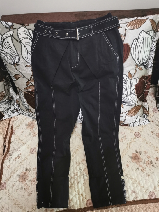 推荐，时尚小鱼黑色休闲裤，有腰带，裤型有点...