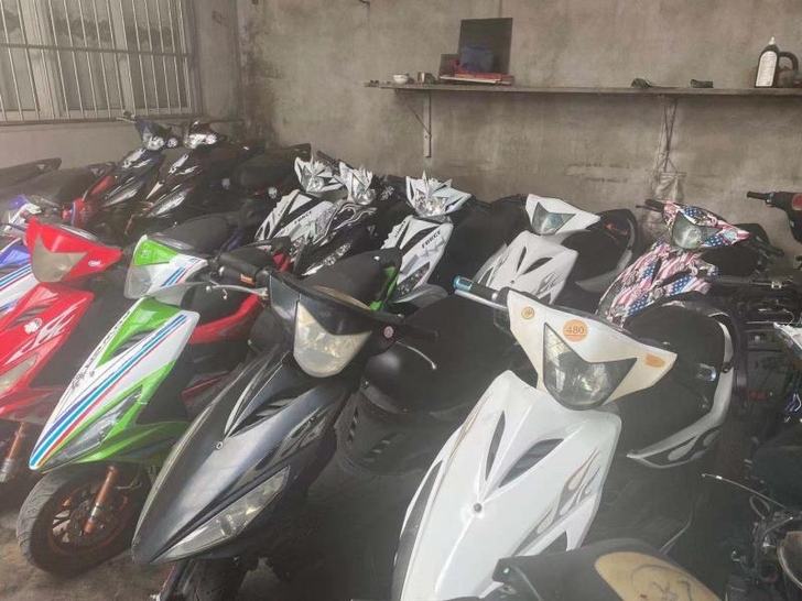 二手鬼火摩托车踏板车，鲨鱼款，白幽灵，蓝色...