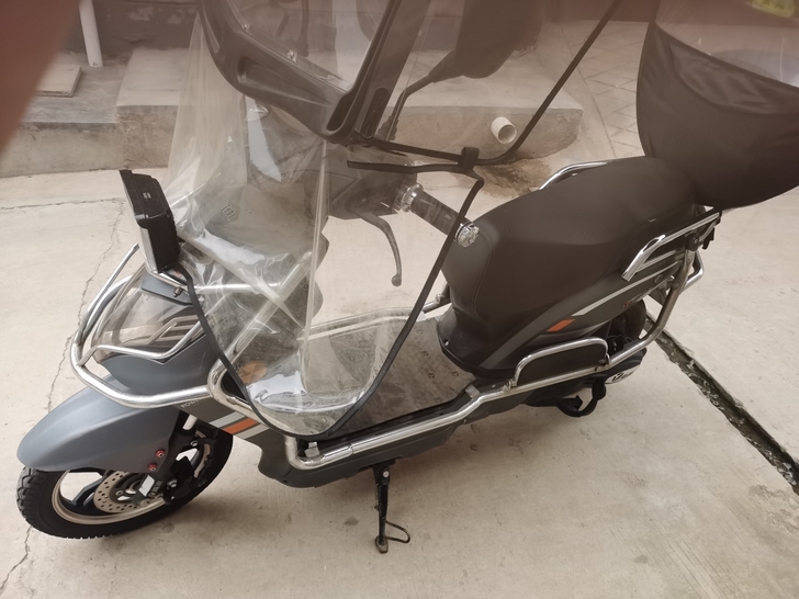 雅迪电动车，72v32ah前后真空胎，后轮...