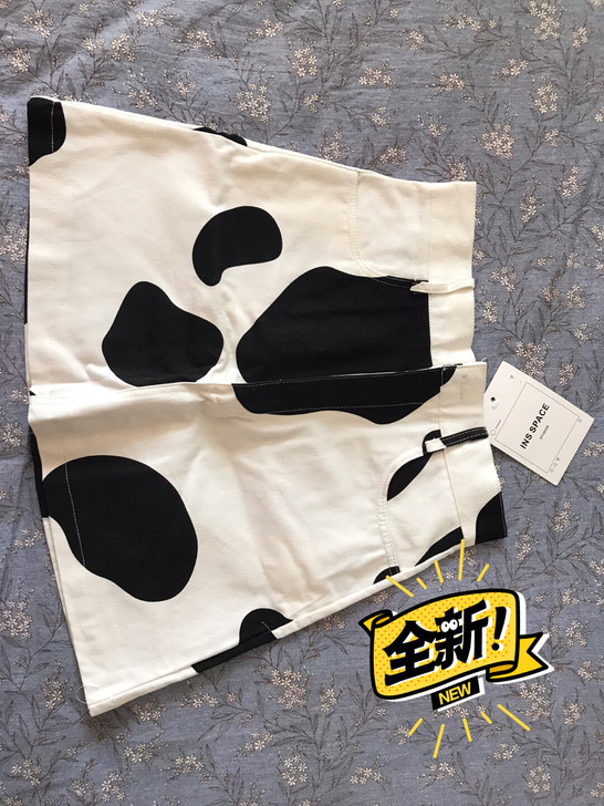 全新带吊牌奶牛印花半身裙短裙适合95斤以下...