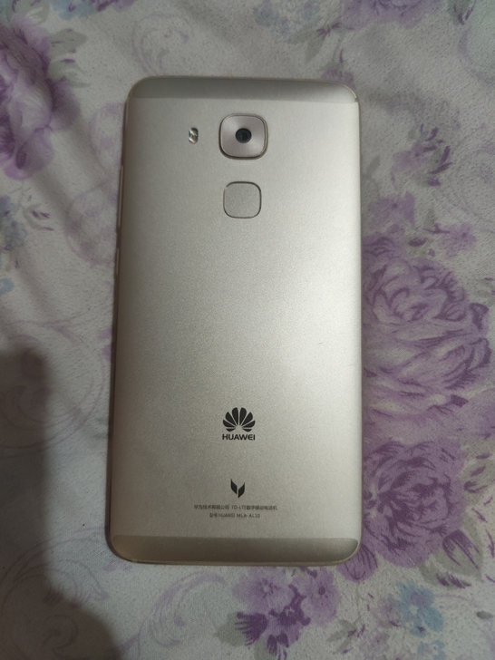 华为麦芒5，4+64成色好功能正常。