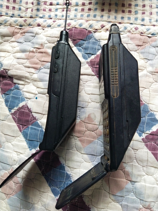 摩托罗拉87C手机！都不能用！电池不行了！...