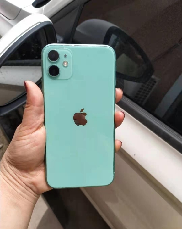 苹果11 苹果11 几乎全新 无拆修 自用