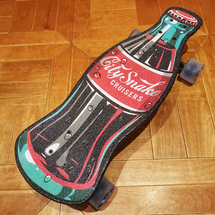 回头率爆炸 冰镇可乐陆地冲浪板 巨贫无比