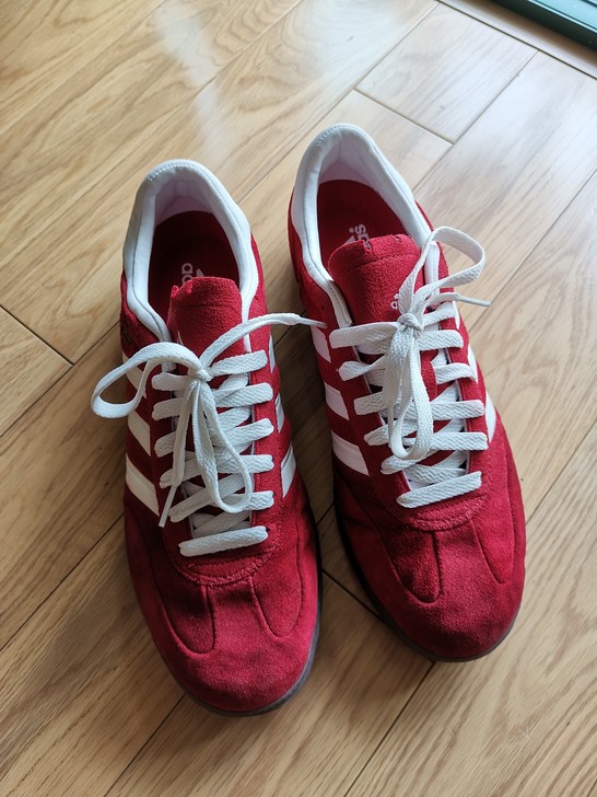 Adidas阿迪达斯运动鞋，45码，本人其...