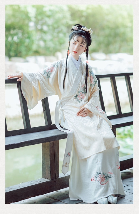 池夏金陵往事:别离草 原创改良汉服明制交领...