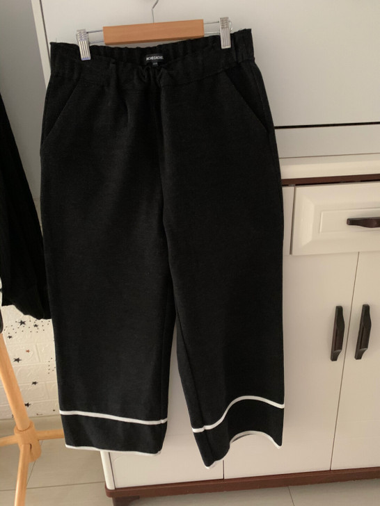 CC家毛呢女裤阔腿裤九层新，专卖店购入