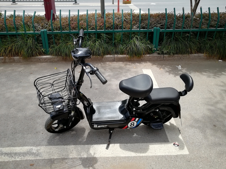爱玛小型电动车750送头盔一口价