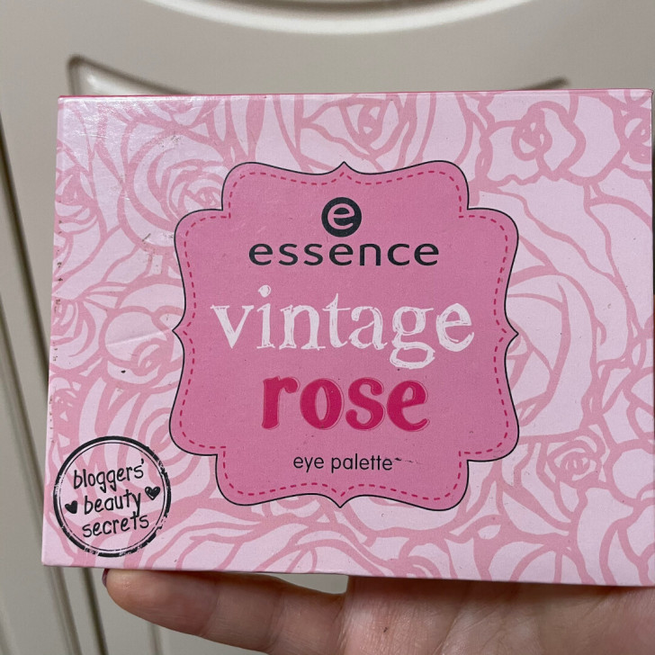 essence 德国 眼影+眼线+高光盘 ...