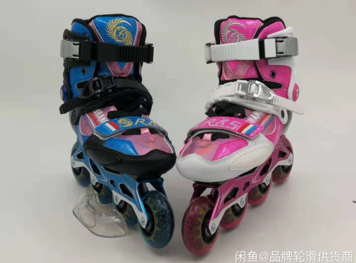儿童碳纤轮滑鞋
