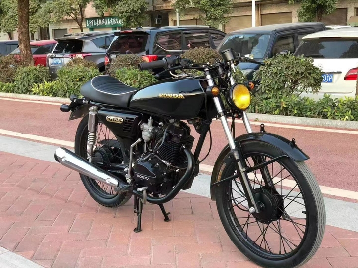 本田复古街跑125C   摩托车 整车原装...