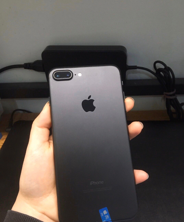 IPhone苹果 7Plus 128G指纹...