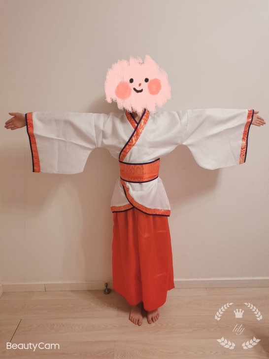 几乎全新汉服，诗朗诵，三字经