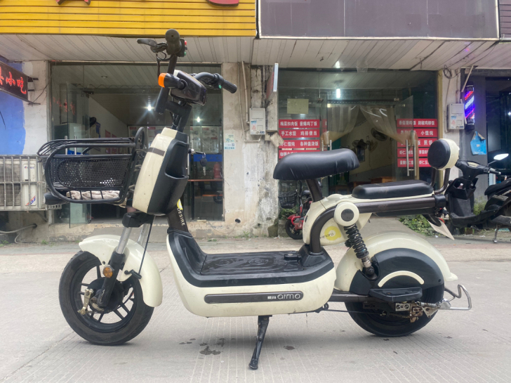 爱玛电动车48v12a 能跑30公里左右,...