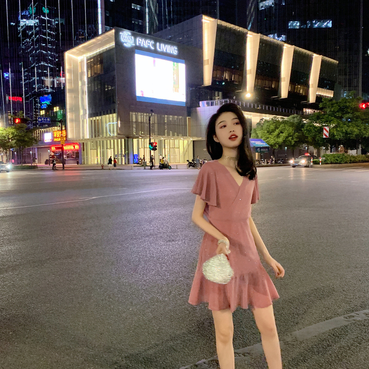 裙子女2019新款韩版V领后背漏腰收腰显瘦...