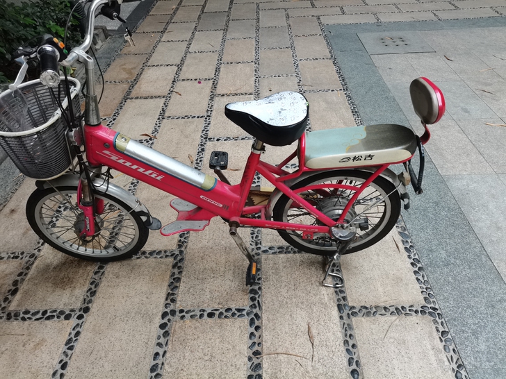 松吉电单车,坐标布吉地铁站。电池新换了5个...