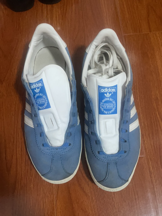 阿迪达斯Adidas三叶草运动板鞋