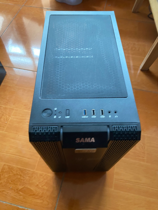 闲置一台专业玩游戏主机。